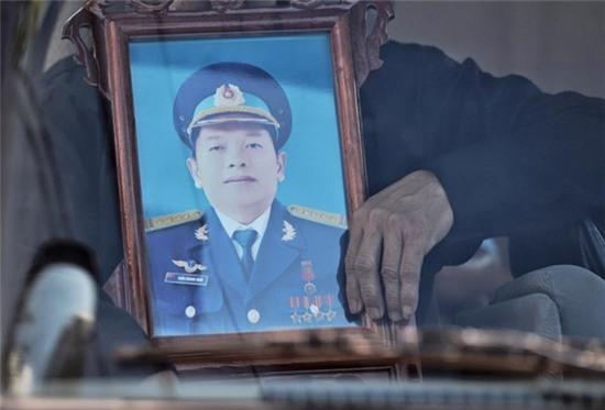 Hinh anh xuc dong trong dam tang phi cong Tran Quang Khai hinh anh 16