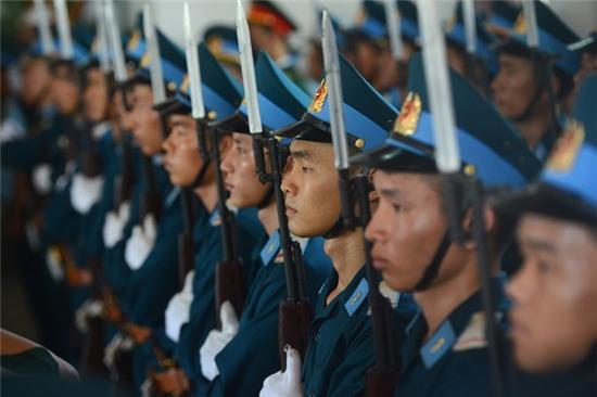 Hinh anh xuc dong trong dam tang phi cong Tran Quang Khai hinh anh 4