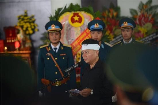 Hinh anh xuc dong trong dam tang phi cong Tran Quang Khai hinh anh 8