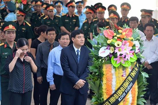 Hinh anh xuc dong trong dam tang phi cong Tran Quang Khai hinh anh 10