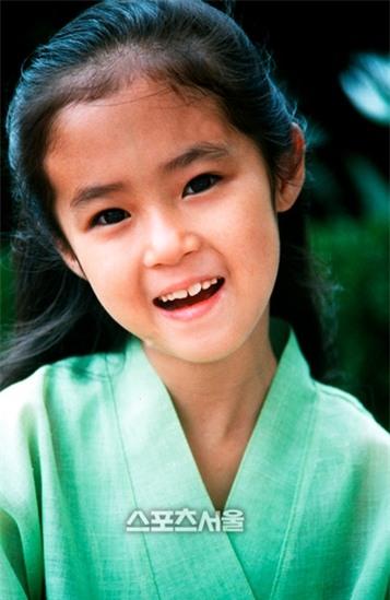 Nữ diễn viên đóng phim nóng vì phải gánh nợ cho cha - Ảnh 1.