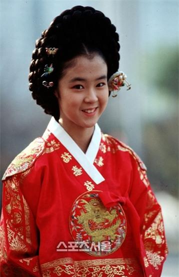 Nữ diễn viên đóng phim nóng vì phải gánh nợ cho cha - Ảnh 2.