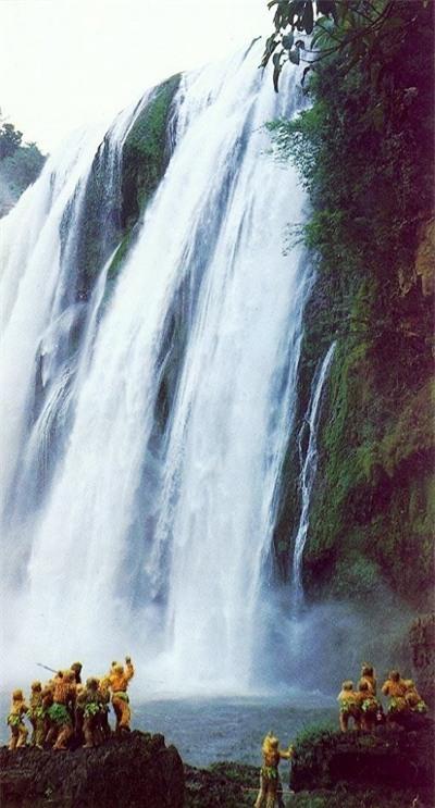 du-lich-thinh-kinh-nhu-ton-ngo-khong-trong-tay-du-ky