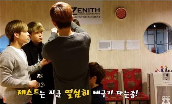 Những sao nam của làng giải trí vướng vào bê bối tình dục chấn động - Ảnh 5.