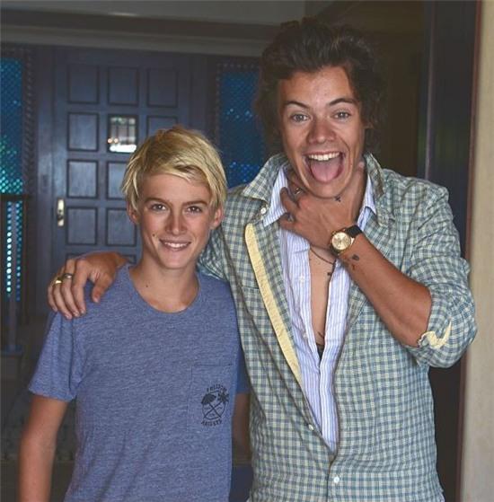 Huyền thoại sắc đẹp Cindy Crawford sinh ra 2 người con cũng xuất sắc không kém - Ảnh 10.