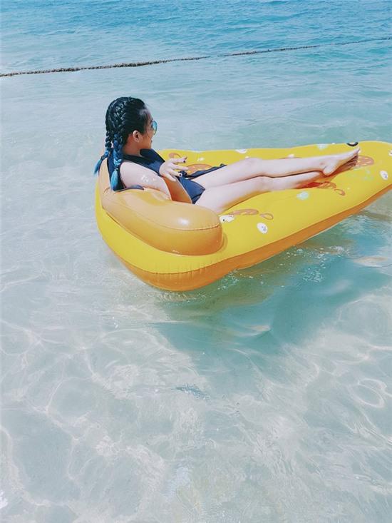 Ai cũng phải có ảnh chụp với món phụ kiện hot nhất mùa hè năm nay! - Ảnh 23.