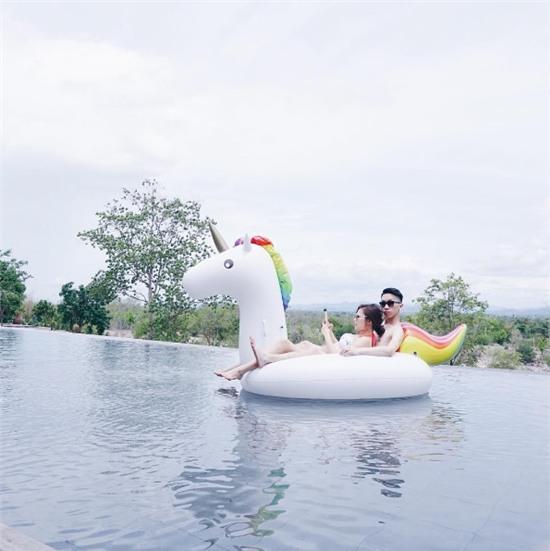 Ai cũng phải có ảnh chụp với món phụ kiện hot nhất mùa hè năm nay! - Ảnh 3.