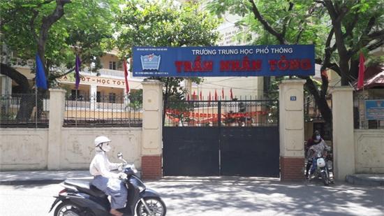 Trường THPT Trần Nhân Tông nơi bà Hà làm việc. Ảnh TG