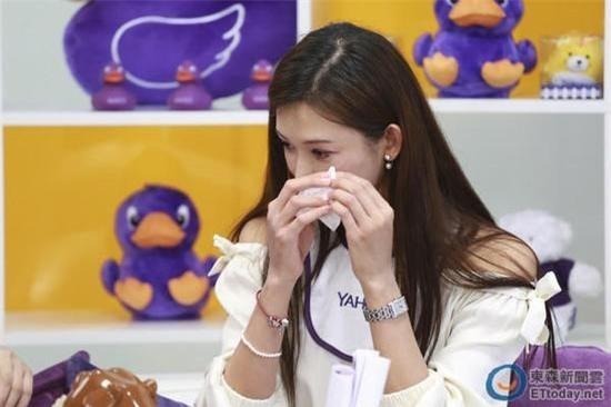 Lam Chi Linh bi nha ban trai cam can hon nhan hinh anh 2