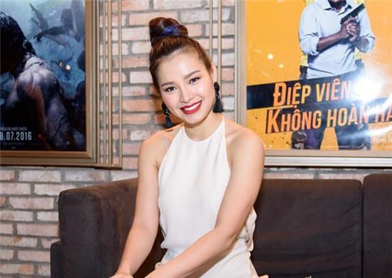 Phuong Trinh Jolie: 'Toi chia tay vi ban trai qua ghen' hinh anh 1