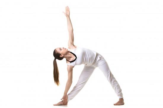 7-dong-tac-yoga-giup-tang-size-nguc-khong-can-dao-keo-1