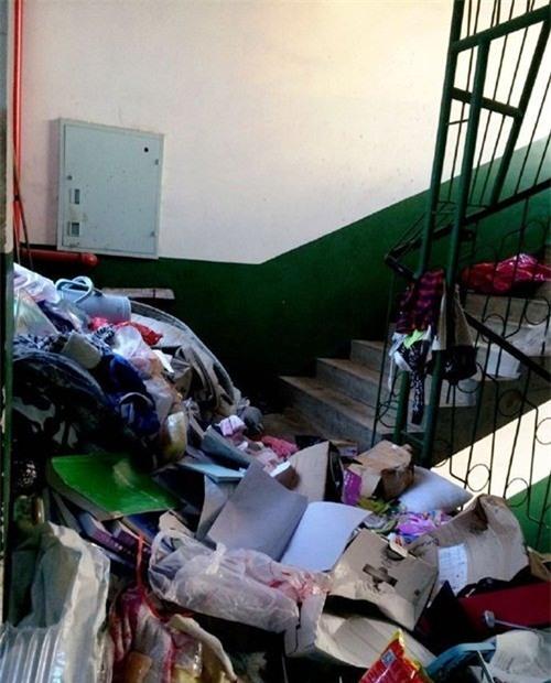 kinh hoang ky tuc xa ban