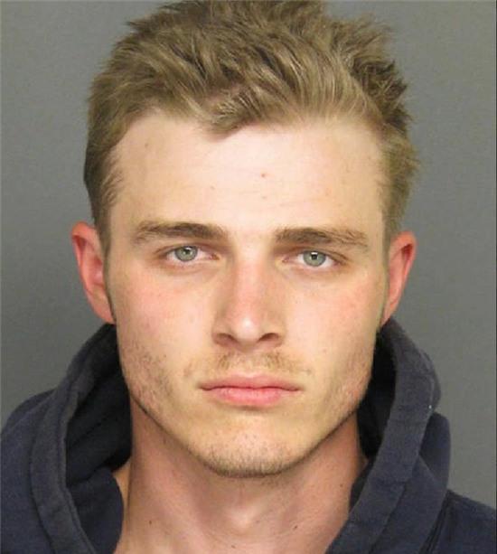 Chân dung 20 tội phạm đẹp và quyến rũ nhất thế giới - Ảnh 15.