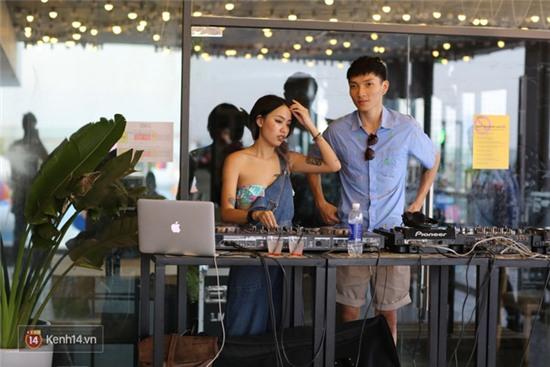 Mỗi dịp có pool party, con gái Hà Nội lại sexy hết sức! - Ảnh 2.