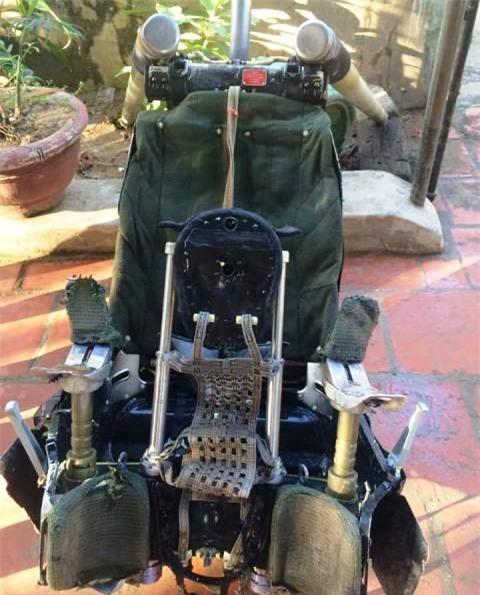 Chiếc ghế máy bay tiêm kích Su-30 MK2 của Quân chủng Phòng không - Không quân gặp nạn trong lúc huấn luyện tại vùng biển Nghệ An được ngư dân Thanh Hóa với được tối 25-6