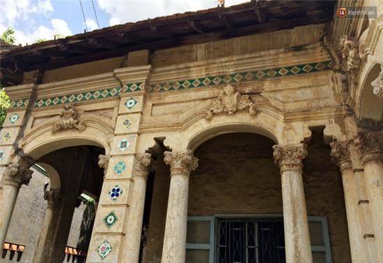 Biệt thự cổ hơn 100 năm tuổi ở Sài Gòn bị đập bỏ khiến nhiều người tiếc nuối - Ảnh 3.