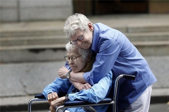 Những bức ảnh gia đình khiến hàng triệu người bật khóc - Ảnh 7.