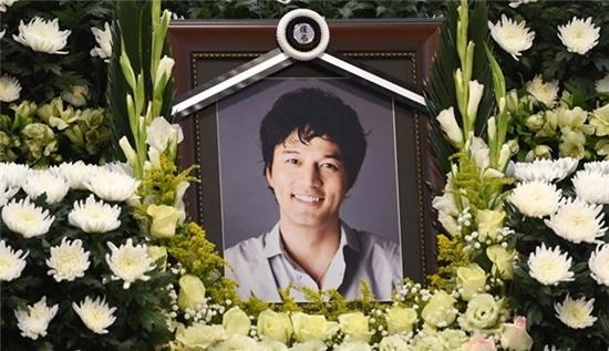 Dan dien vien xu Han xuat than trong gia dinh quyen the hinh anh 2