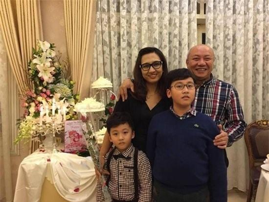 Chồng BTV truyền hình nổi tiếng 1