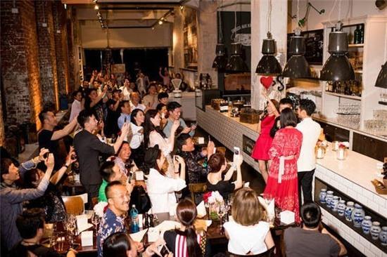 Sao 'Anh hung xa dieu' bi to cuoi lam hu hai lau dai co hinh anh 2