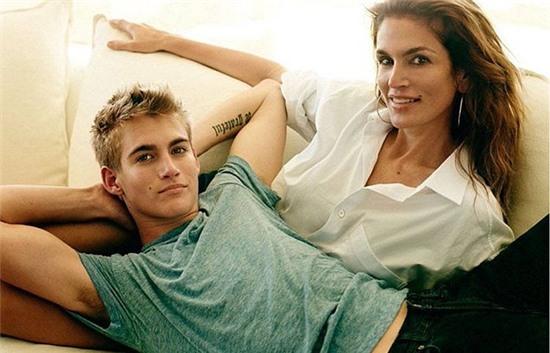 15 tuổi, con gái Cindy Crawford đã có đôi chân thon dài, nuột nà đáng ghen tị - Ảnh 11.