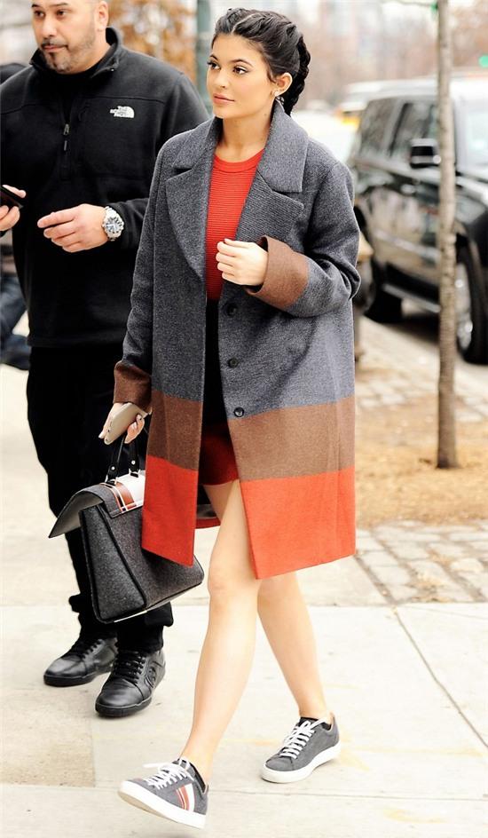 Số lượng giày sneaker của Kylie Jenner sẽ làm bạn thấy xót xa ngay cho bản thân! - Ảnh 6.