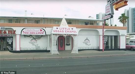 my: nguoi dan ong cuoi… iphone lam vo hinh anh 4