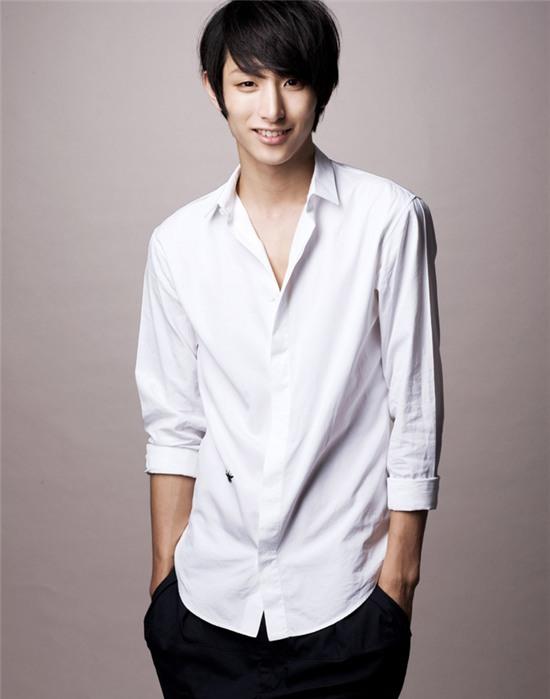 Thân hình quá khứ - hiện tại của những mỹ nam Hàn này sẽ khiến bạn tin vào sự kỳ diệu của tập luyện - Ảnh 1.