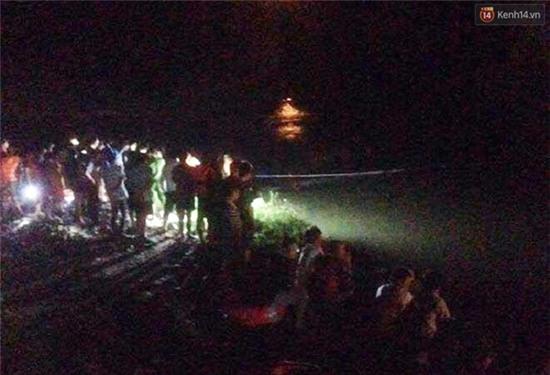 Ba nữ sinh tình nguyện của trường Đại học Ngoại thương bị lũ cuốn mất tích - Ảnh 1.