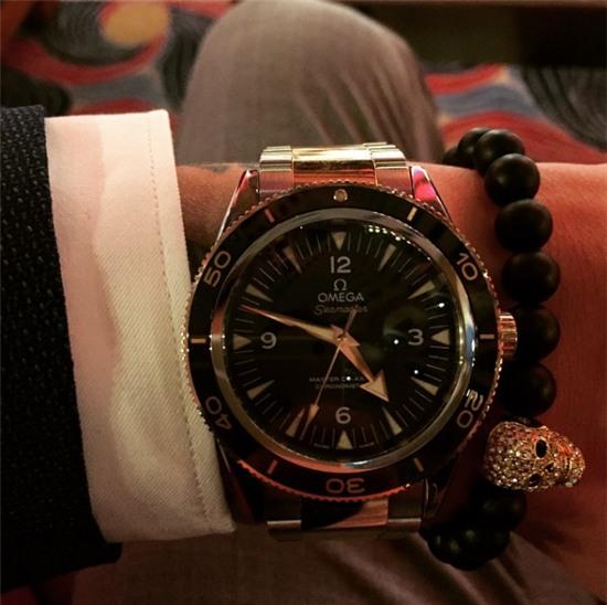 Cuộc sống xa xỉ miễn bàn của chàng tỉ phú điển trai, trẻ thứ 3 thế giới - Ảnh 7.