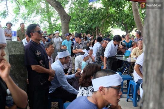 Mẹ của nữ sinh bị lũ cuốn trôi: Nó bảo đi tình nguyện 1 tháng rồi về, ai ngờ... - Ảnh 1.