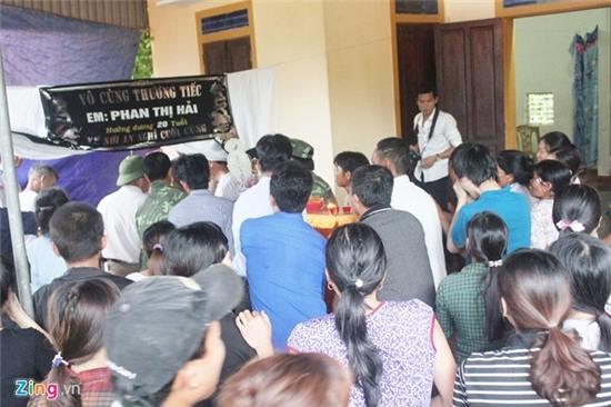 Ban be, nguoi than vat va ben quan tai nu sinh bi lu cuon hinh anh 8