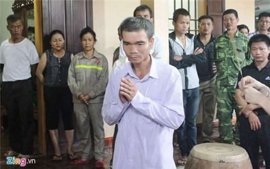 Ban be, nguoi than vat va ben quan tai nu sinh bi lu cuon hinh anh 13