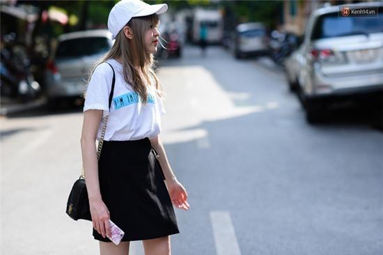 Street style 2 miền: Miền Bắc nhẹ nhàng trong trẻo, miền Nam cool ngầu hết nấc - Ảnh 2.