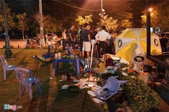 Lexus 570 đâm nát nhiều xe máy, 5 người trọng thương - Ảnh 5.