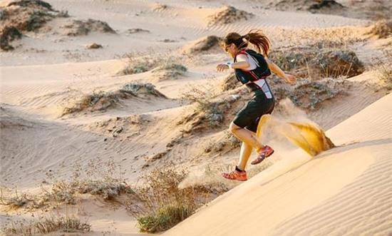 Phuong phap tap luyen cua co gai vuot 250 km sa mac hinh anh 3