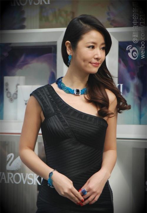 Gu thoi trang thanh lich va don gian cua Lam Tam Nhu hinh anh 9