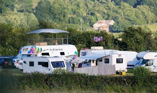 Hình ảnh bên trong lễ hội tình dục ăn chơi trác táng lớn nhất châu Âu - Ảnh 7.