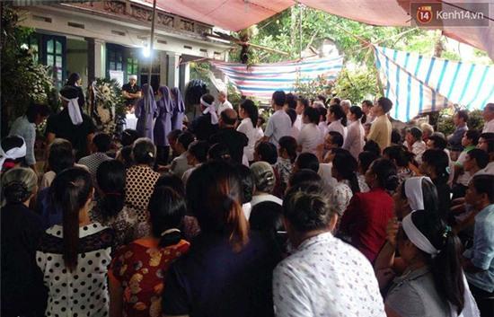 Gia đình nữ sinh bị tài xế sát hại: Chỉ còn 4 ngày nữa là cháu nhận bằng đại học rồi, ai ngờ... - Ảnh 1.