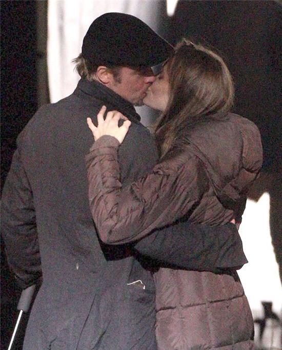 Khoanh khac dep cua Brad Pitt va Angelina Jolie trong 13 nam hinh anh 11