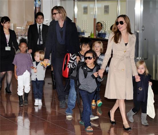 Khoanh khac dep cua Brad Pitt va Angelina Jolie trong 13 nam hinh anh 12