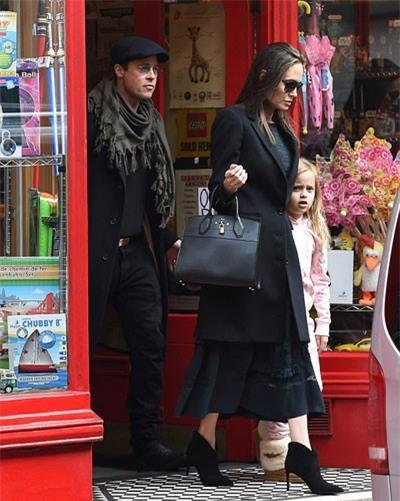 Khoanh khac dep cua Brad Pitt va Angelina Jolie trong 13 nam hinh anh 17