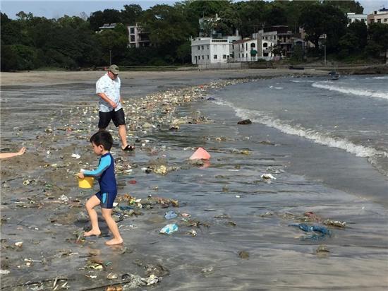 Rac tu Trung Quoc dai luc o at tan cong bo bien Hong Kong hinh anh 5