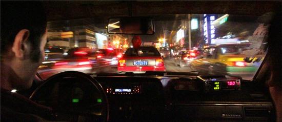 Con gái đi taxi 1 mình vào ban đêm buộc phải nhớ những điều này - Ảnh 2.