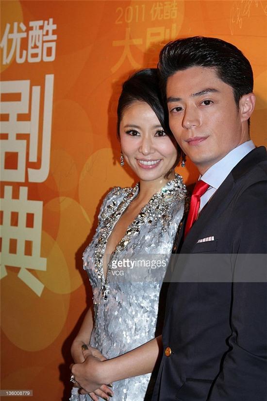 Những nụ hôn nóng bỏng này của Hoắc Kiến Hoa sẽ khiến Lâm Tâm Như phải ghen khi xem lại! - Ảnh 25.