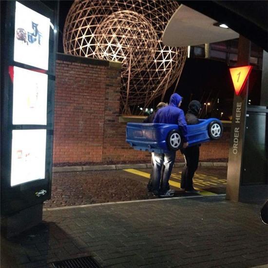 nhung chang trai khien chi em "chay mat dep" hinh anh 2