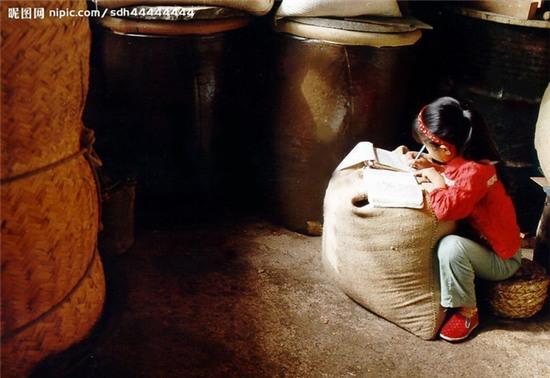 Chùm ảnh: Sự chênh lệch giàu nghèo khủng khiếp đang ngày một gia tăng khiến người ta không khỏi xót xa - Ảnh 17.