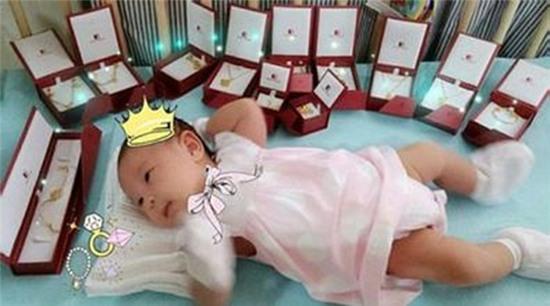 Chùm ảnh: Sự chênh lệch giàu nghèo khủng khiếp đang ngày một gia tăng khiến người ta không khỏi xót xa - Ảnh 18.
