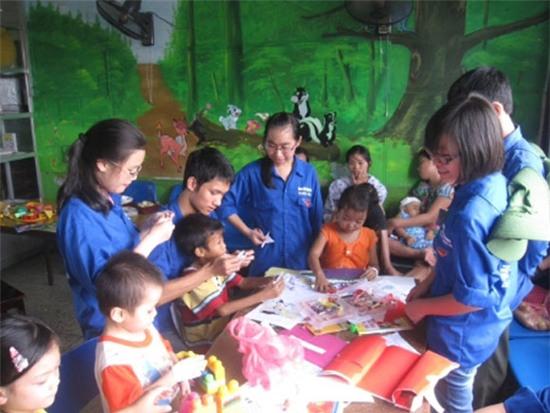 Muốn đi tình nguyện? Hãy hoàn tất việc trong gia đình bạn trước! - Ảnh 3.