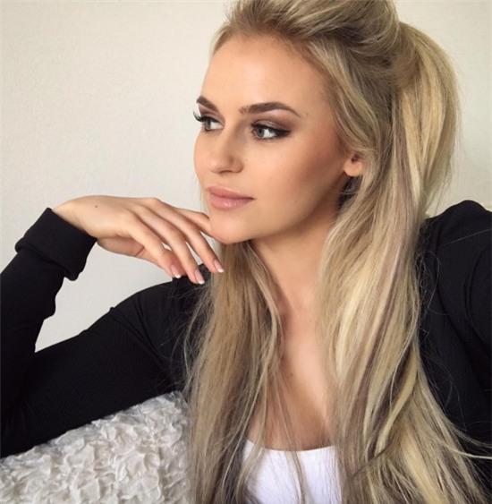 Cô gái trở thành hot girl phòng gym với 2,8 triệu fan nhờ ngoại hình quá hoàn hảo - Ảnh 4.